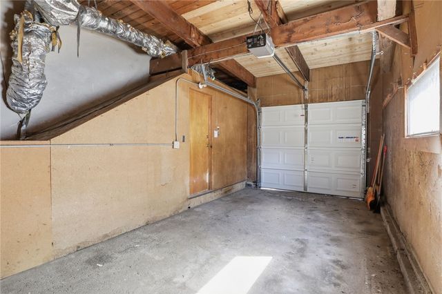 321 Brookview Drive, Irondequoit, NY 14617