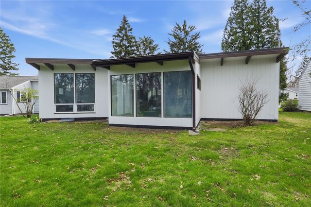 321 Brookview Drive, Irondequoit, NY 14617