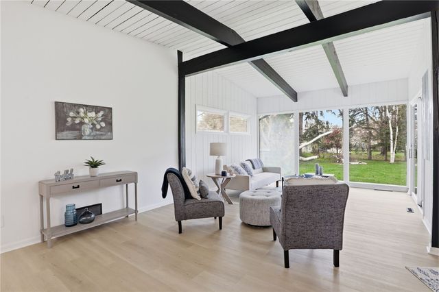 321 Brookview Drive, Irondequoit, NY 14617