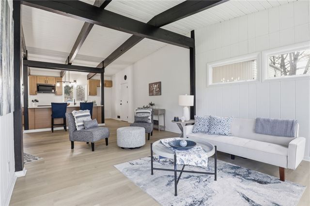 321 Brookview Drive, Irondequoit, NY 14617