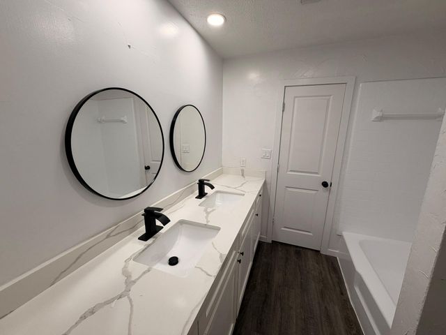 916 Brook Forest Drive B, Conroe, TX 77385