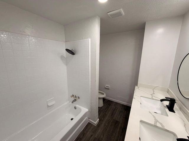 916 Brook Forest Drive B, Conroe, TX 77385