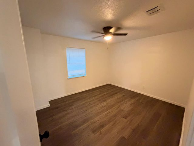 916 Brook Forest Drive B, Conroe, TX 77385