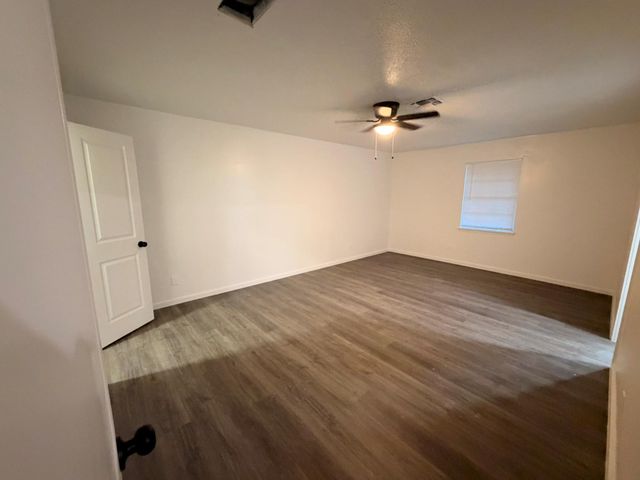 916 Brook Forest Drive B, Conroe, TX 77385