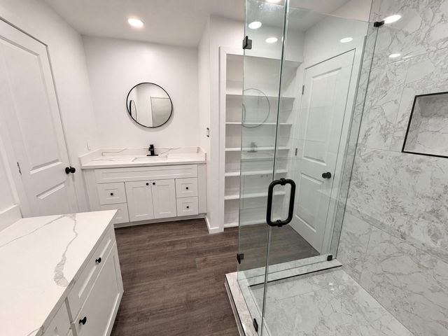 916 Brook Forest Drive B, Conroe, TX 77385