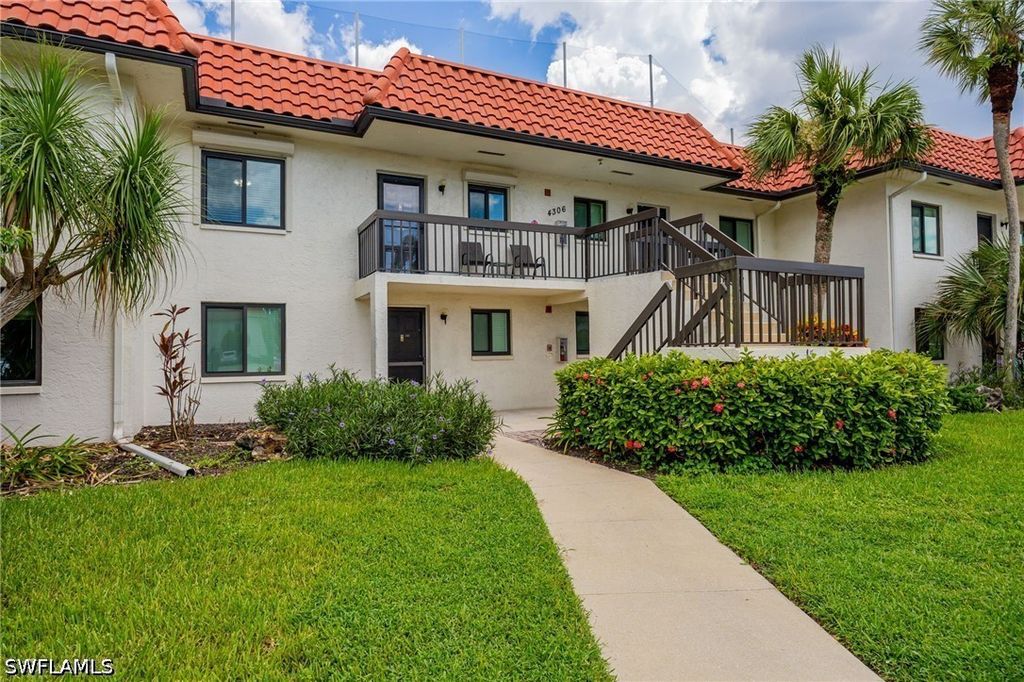 4306 27th CT SW 203, Naples, FL 34116