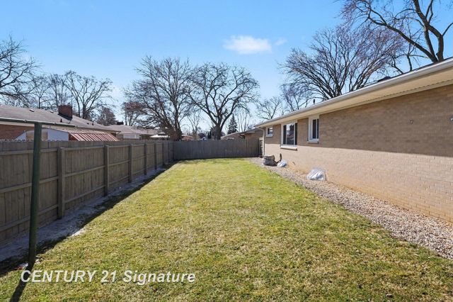 2568 Kuhlman Drive, Saginaw Twp, MI 48603