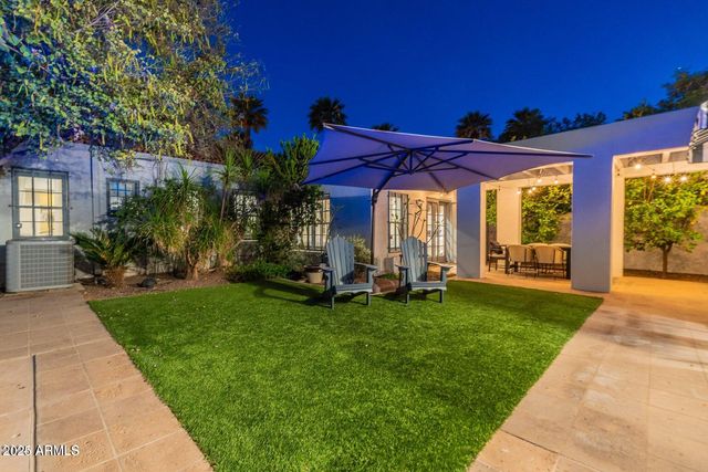 1615 Palmcroft Way SE, Phoenix, AZ 85007