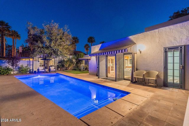 1615 Palmcroft Way SE, Phoenix, AZ 85007