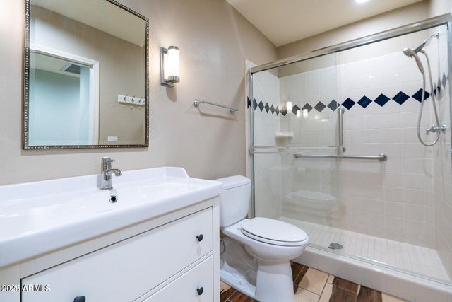 1615 Palmcroft Way SE, Phoenix, AZ 85007