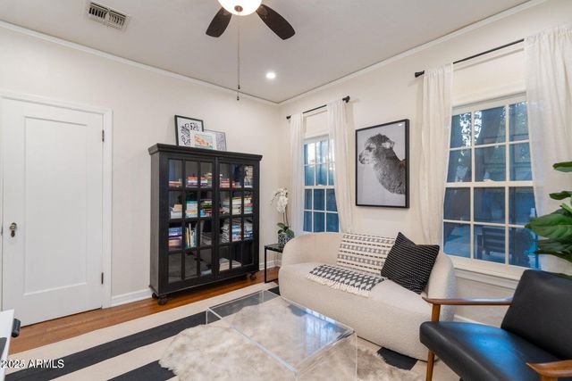 1615 Palmcroft Way SE, Phoenix, AZ 85007