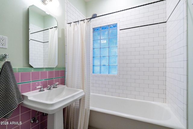 1615 Palmcroft Way SE, Phoenix, AZ 85007