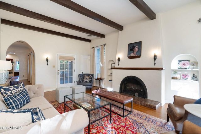 1615 Palmcroft Way SE, Phoenix, AZ 85007