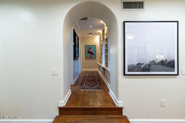 1615 Palmcroft Way SE, Phoenix, AZ 85007