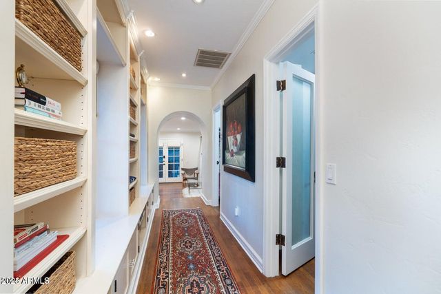 1615 Palmcroft Way SE, Phoenix, AZ 85007