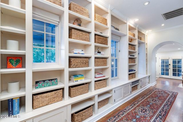 1615 Palmcroft Way SE, Phoenix, AZ 85007