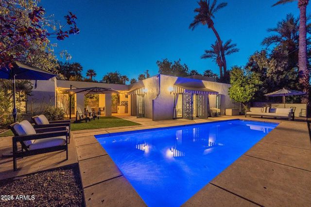 1615 Palmcroft Way SE, Phoenix, AZ 85007