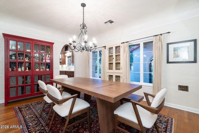 1615 Palmcroft Way SE, Phoenix, AZ 85007