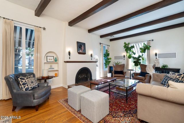 1615 Palmcroft Way SE, Phoenix, AZ 85007