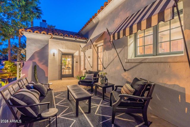 1615 Palmcroft Way SE, Phoenix, AZ 85007