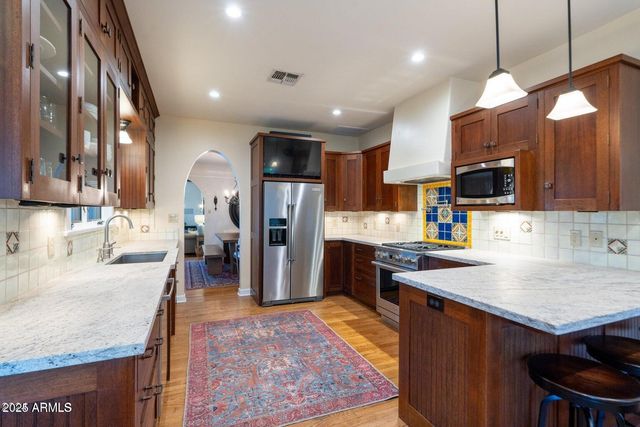 1615 Palmcroft Way SE, Phoenix, AZ 85007