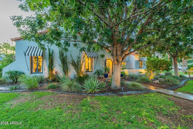 1615 Palmcroft Way SE, Phoenix, AZ 85007