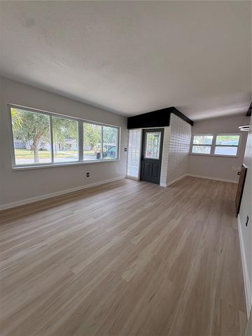 10543 51ST TERRACE N, St Petersburg, FL 33708