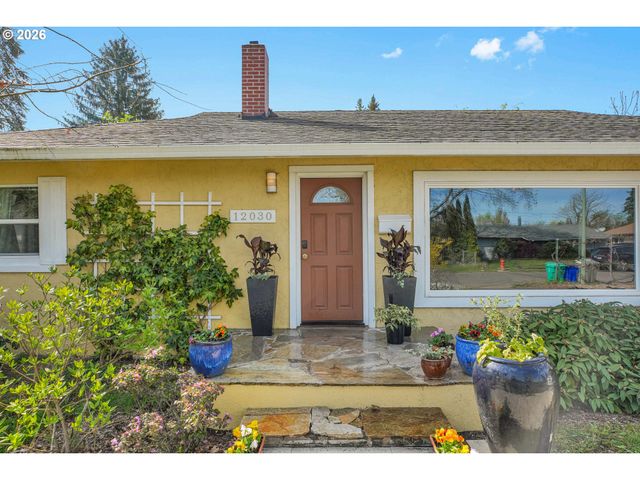 12030 Ne RUSSELL St, Portland, OR 97220
