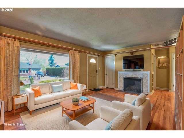 12030 Ne RUSSELL St, Portland, OR 97220