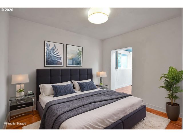 12030 Ne RUSSELL St, Portland, OR 97220