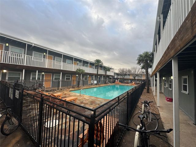 2401 Manor RD 118, Austin, TX 78722