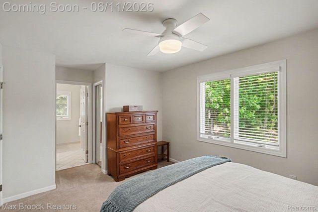 1300 Oak Hollow Drive, Milford Charter Township, MI 48380