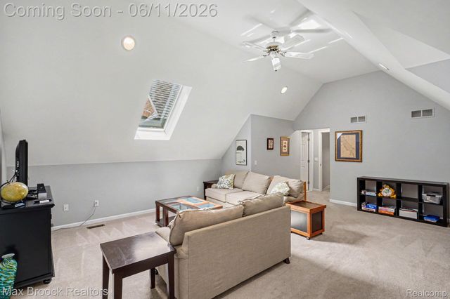 1300 Oak Hollow Drive, Milford Charter Township, MI 48380