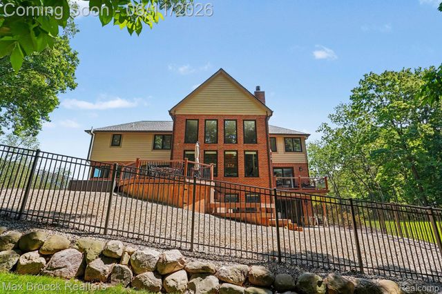 1300 Oak Hollow Drive, Milford Charter Township, MI 48380
