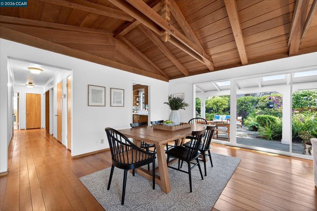 850 Paradise Ct, Lafayette, CA 94549