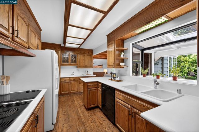 850 Paradise Ct, Lafayette, CA 94549