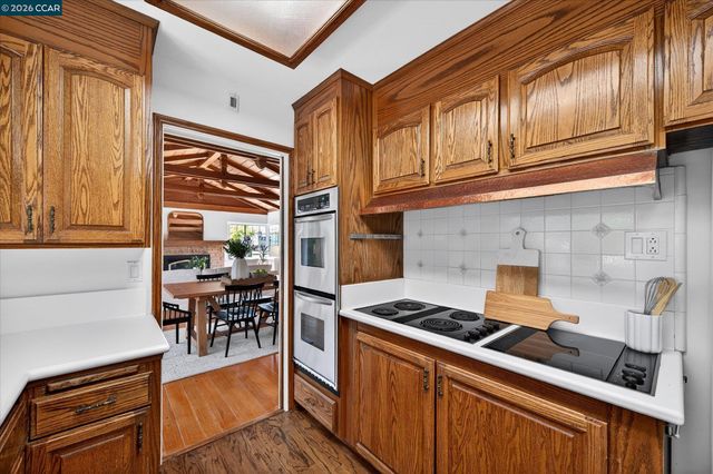 850 Paradise Ct, Lafayette, CA 94549