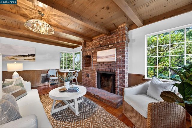 850 Paradise Ct, Lafayette, CA 94549