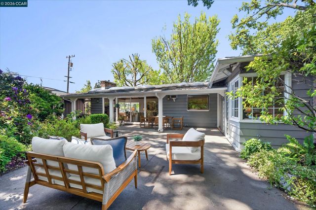 850 Paradise Ct, Lafayette, CA 94549