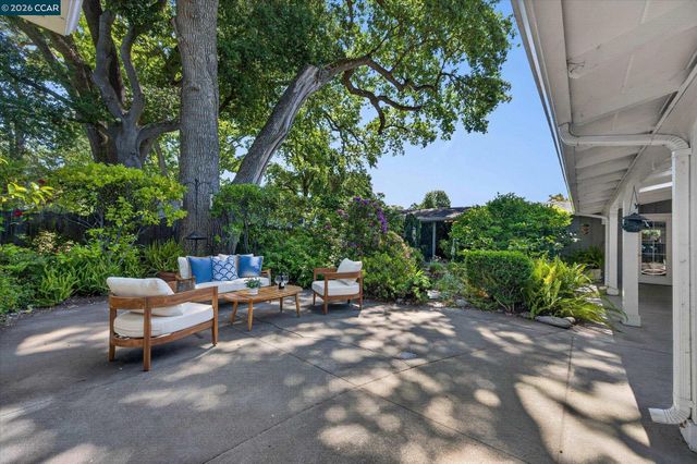 850 Paradise Ct, Lafayette, CA 94549