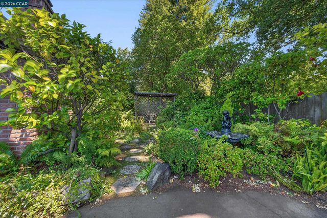 850 Paradise Ct, Lafayette, CA 94549
