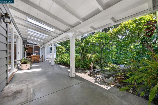 850 Paradise Ct, Lafayette, CA 94549