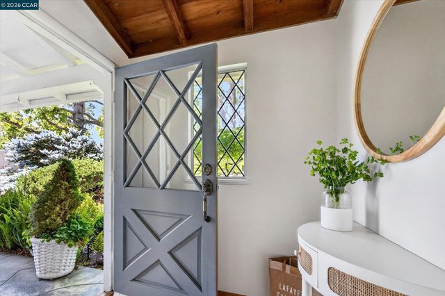 850 Paradise Ct, Lafayette, CA 94549