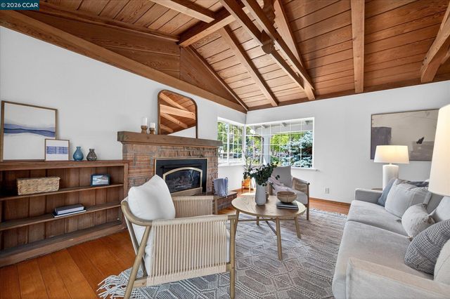 850 Paradise Ct, Lafayette, CA 94549