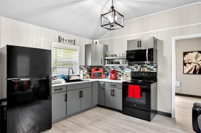 7576 N HELLER AVENUE, Dunnellon, FL 34433