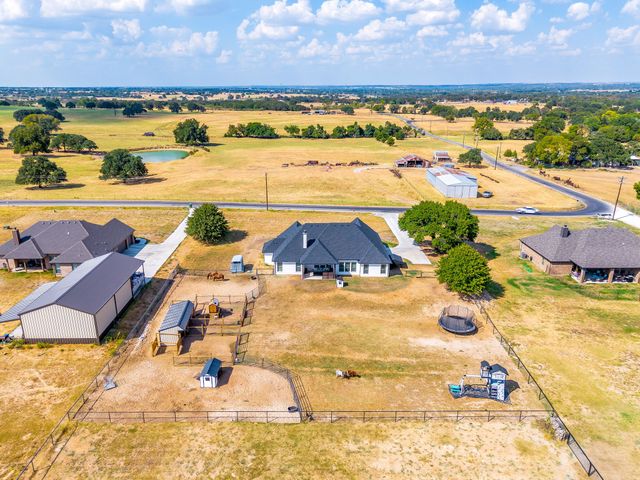 731 County Road 4764, Boyd, TX 76023