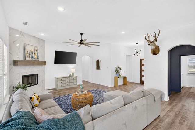 731 County Road 4764, Boyd, TX 76023