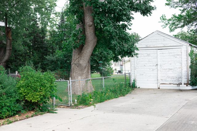 2925 48th Place, Des Moines, IA 50310