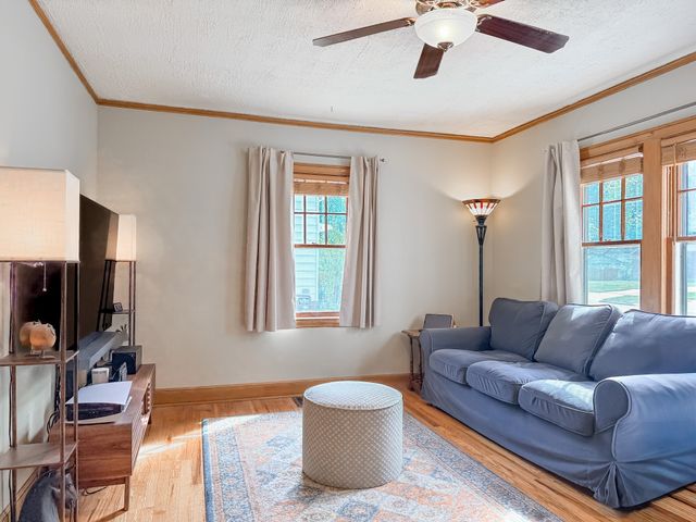 2925 48th Place, Des Moines, IA 50310