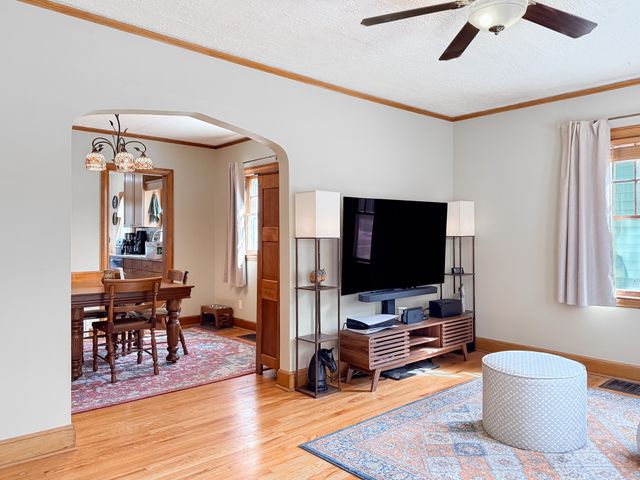 2925 48th Place, Des Moines, IA 50310